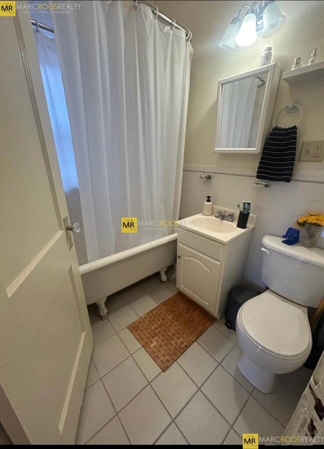 property at 100 Queensberry St