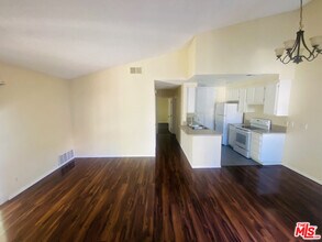 8725 Beckenham Ln in Inglewood, CA - Building Photo - Building Photo