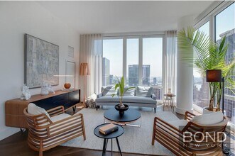 222 E 44th St in New York, NY - Building Photo - Building Photo