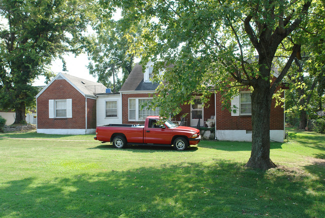 1036 Iverson Ave in Nashville, TN - Foto de edificio - Building Photo