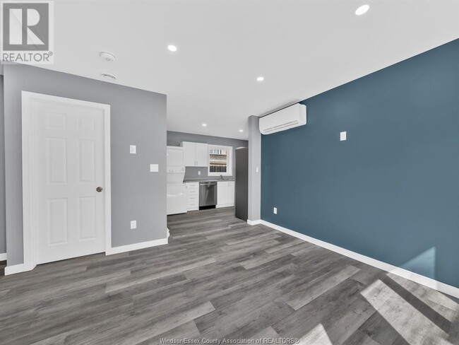 915 Curry Ave in Windsor, ON - Building Photo - Building Photo