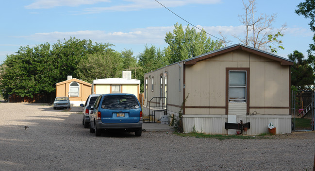 1513 Gabaldon Rd NW in Albuquerque, NM - Foto de edificio - Building Photo