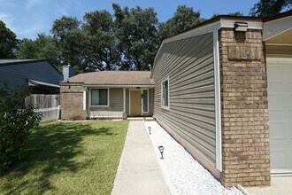 104 Cedar Ridge Way in Niceville, FL - Building Photo - Building Photo