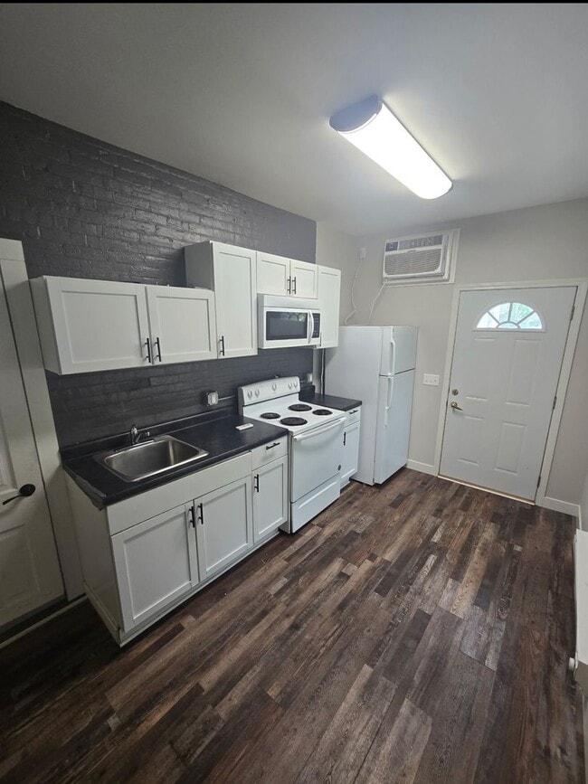 408 Madison Ave in Fort Atkinson, WI - Building Photo - Building Photo