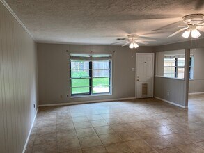 13618 Meisterwood Dr in Houston, TX - Building Photo - Building Photo