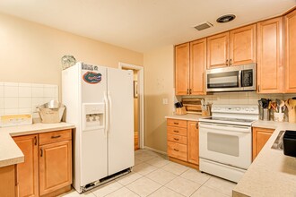 1318 NW 7th Rd in Gainesville, FL - Building Photo - Building Photo
