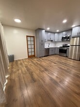 25446 Lane St in Loma Linda, CA - Foto de edificio - Building Photo