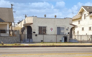 424 W Gage Ave in Los Angeles, CA - Foto de edificio - Floor Plan