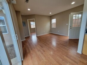 7015 Louise Ave in Van Nuys, CA - Building Photo - Building Photo