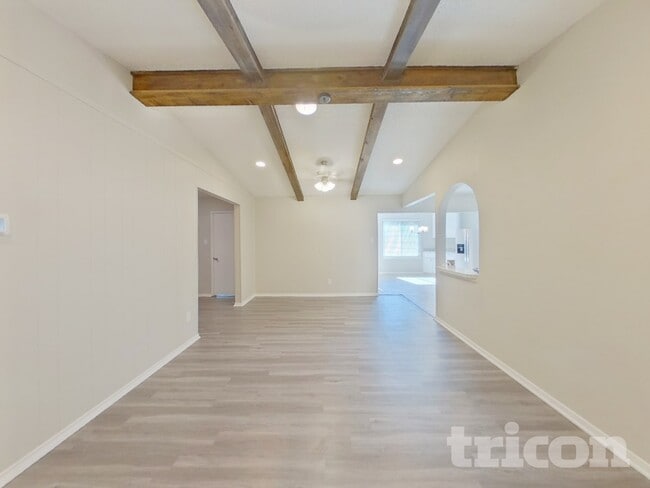 5108 Bonneville Dr in Arlington, TX - Building Photo - Building Photo