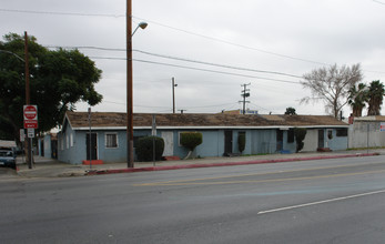 5950 S Central Ave in Los Angeles, CA - Building Photo - Building Photo