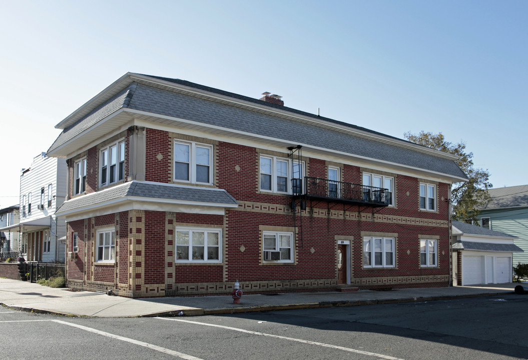 534 Niles St in Elizabeth, NJ - Building Photo