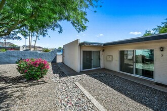 1710 E Ocotillo Rd in Phoenix, AZ - Building Photo - Building Photo