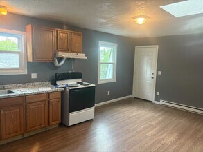 51 River St in Waterbury, CT - Building Photo - Building Photo