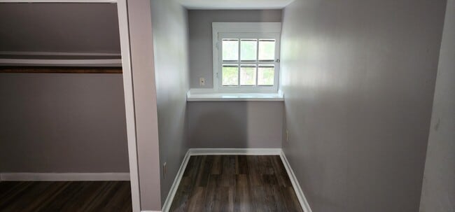 property at 4 Idlewood Ln