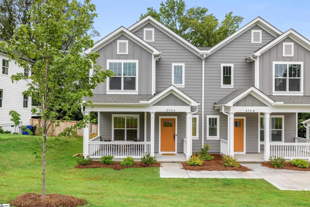 570 Lowndes Hill Rd in Greenville, SC - Building Photo
