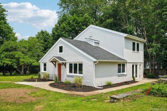 10 De Clark Pl in Nanuet, NY - Building Photo - Building Photo