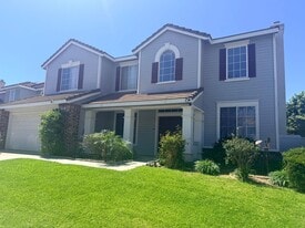 768 Valdosta Cir in Corona, CA - Building Photo