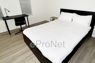 4650 Koval Ln in Las Vegas, NV - Building Photo - Building Photo