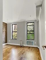 277 E 10th St, Unit 5 in New York, NY - Building Photo