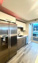 345 N La Salle Dr, Unit 2401 in Chicago, IL - Foto de edificio - Building Photo