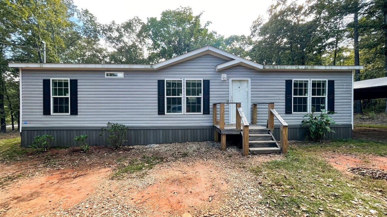 545 Lee Road 275 in Cusseta, AL - Building Photo