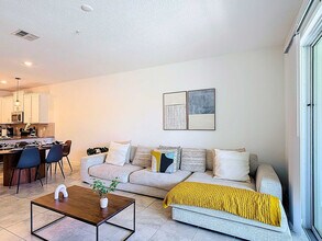8863 Cabot Cliffs Dr in Kissimmee, FL - Building Photo - Building Photo