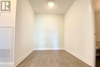 56 Annie Craig Dr in Toronto, ON - Building Photo - Building Photo