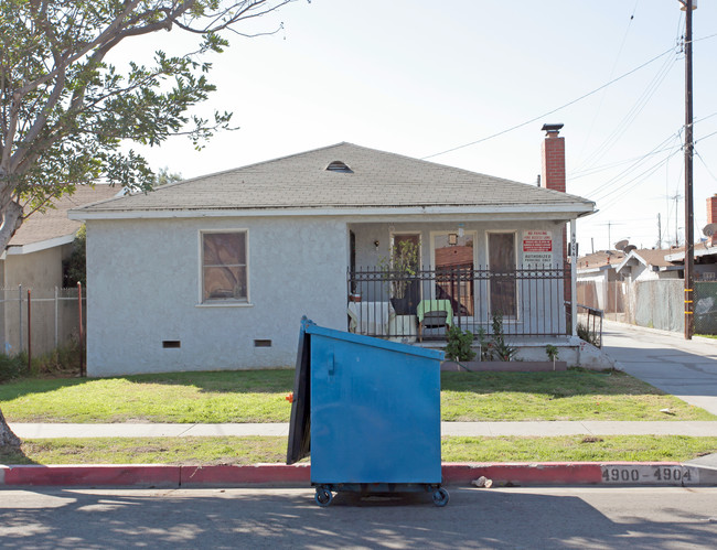 4900-4904 Live Oak St in Bell, CA - Building Photo - Building Photo