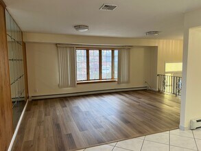144 Clearstream Ave in Valley Stream, NY - Building Photo - Building Photo