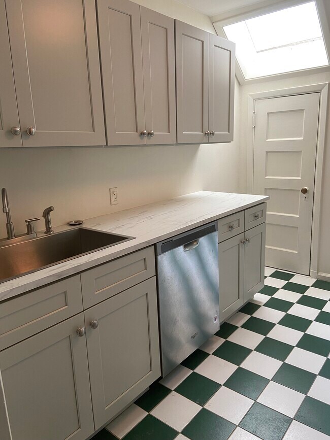 68 Wheatley Rd Rentals in Glen Head, NY