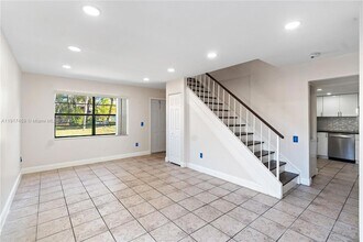 6241 SW 116th Pl, Unit B in Miami, FL - Building Photo - Building Photo