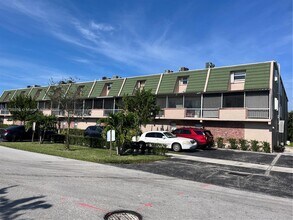 1100 SE 4th Ave in Deerfield Beach, FL - Building Photo - Building Photo