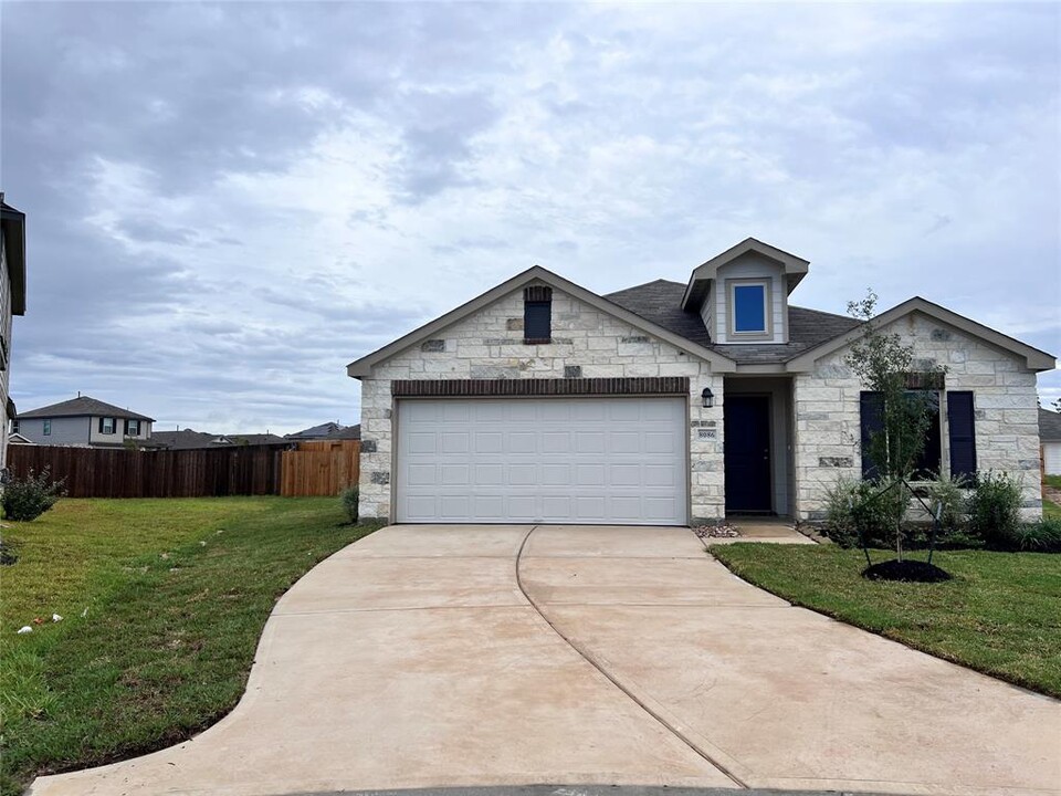 8086 Atlas Cedar Ln in Magnolia, TX - Building Photo