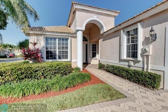 9145 Long Lake Palm Dr in Boca Raton, FL - Building Photo - Building Photo