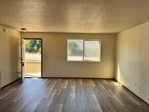 3526 Britt Ave in Medford, OR - Building Photo - Building Photo
