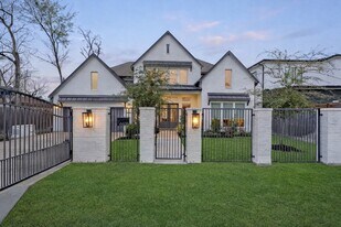 6626 Saxet St in Houston, TX - Building Photo