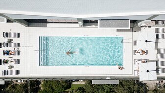 307 SW 5th St in Fort Lauderdale, FL - Building Photo