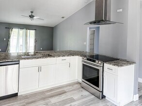816 Tedder Rd SE in Palm Bay, FL - Building Photo - Building Photo