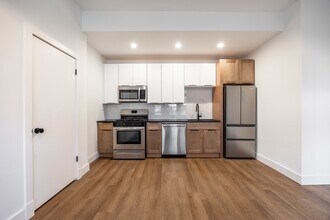 1456 N Kedzie Ave in Chicago, IL - Building Photo - Building Photo