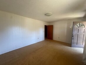 183 Oak Cir in Ohatchee, AL - Building Photo - Building Photo