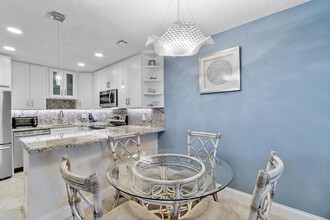 250 S Ocean Blvd in Delray Beach, FL - Building Photo - Building Photo