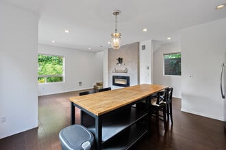 2010 S Judkins St in Seattle, WA - Building Photo - Building Photo