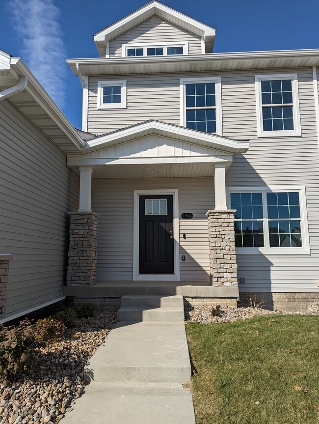 1964 S Warrior Ln in Waukee, IA - Foto de edificio - Building Photo