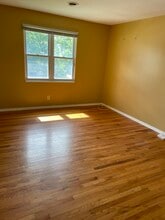 3408 NE 67th St in Gladstone, MO - Foto de edificio - Building Photo