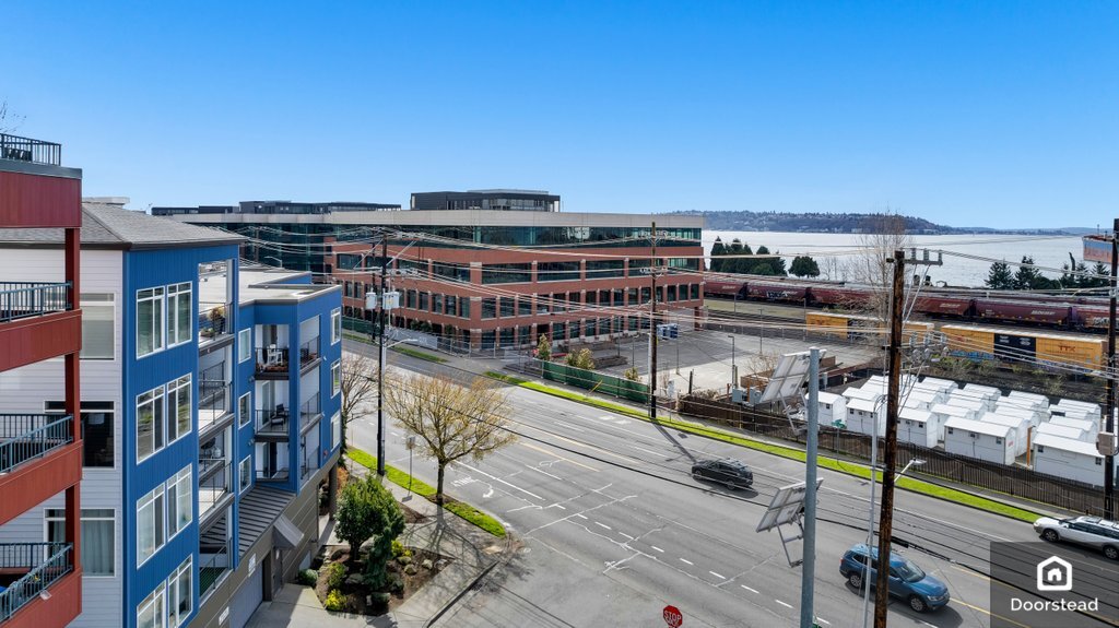 500 Elliott Ave W in Seattle, WA - Building Photo