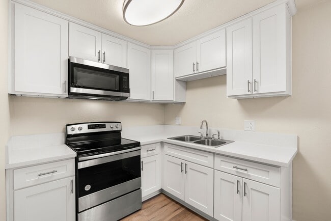 Briarwood Apartments - Riverside, CA