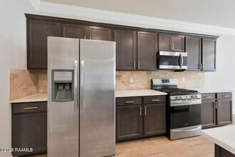 206 Sparrowhawk St in Broussard, LA - Building Photo - Building Photo
