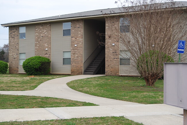 Greenridge Apartments in Elkmont, AL - Foto de edificio - Building Photo