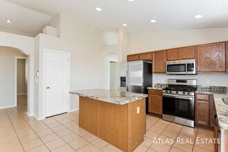 554 S Sunny Rock Dr in Vail, AZ - Building Photo - Building Photo